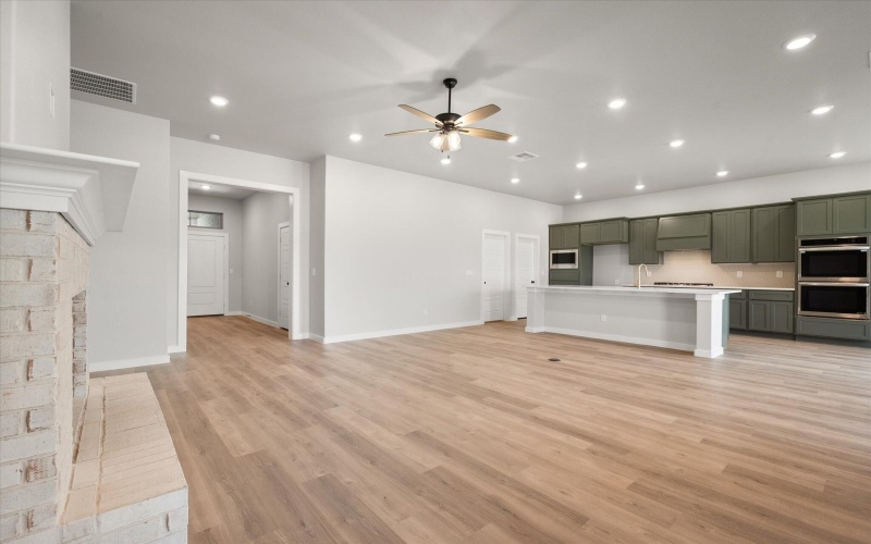 7002 16th Street, Lubbock, TX 79416, 4 Bedrooms Bedrooms, ,3 BathroomsBathrooms,Residential,For Sale,7002 16th Street,0,202559234