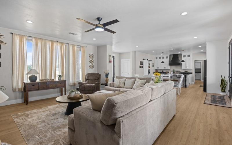 225 Private Road 302 – A, Seminole, TX 79360, 3 Habitaciones Habitaciones , ,2 BañosBaños,Residential,En Venta,225 Private Road 302 – A,0,162441