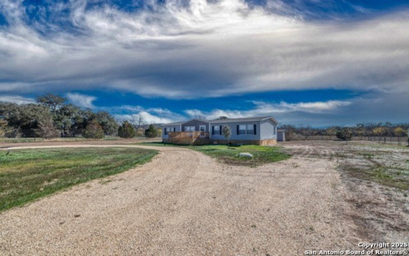 720 FM 1107, Stockdale, TX 78160, 4 Habitaciones Habitaciones , ,2 BañosBaños,Residential,En Venta,720 FM 1107,0,1893612