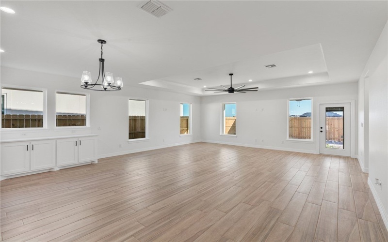 7913 Leylah Drive, Corpus Christi, TX 78414, 4 Habitaciones Habitaciones , ,3 BañosBaños,Residential,En Venta,7913 Leylah Drive,0,463612