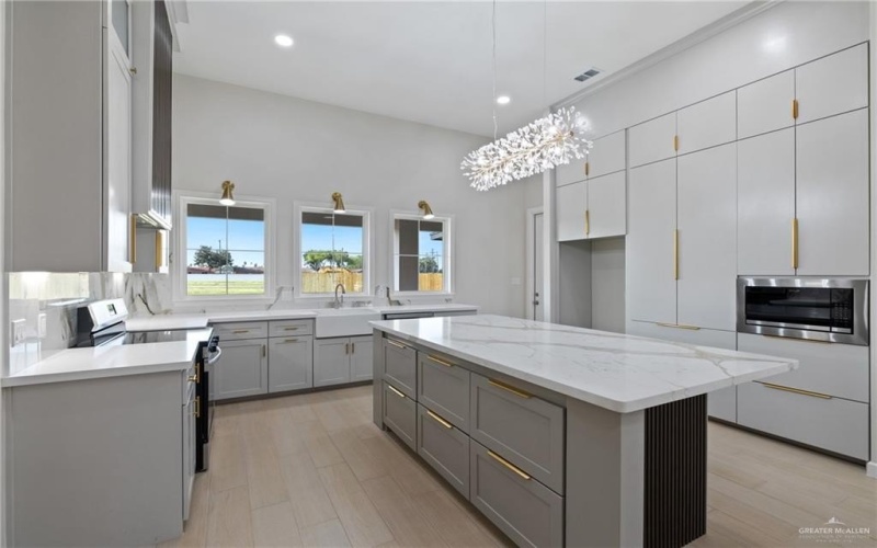 3900 Zenker Avenue, McAllen, TX 78504, 4 Bedrooms Bedrooms, ,2 BathroomsBathrooms,Residential,For Sale,3900 Zenker Avenue,0,478812