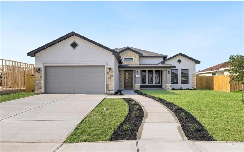 3900 Zenker Avenue, McAllen, TX 78504, 4 Bedrooms Bedrooms, ,2 BathroomsBathrooms,Residential,For Sale,3900 Zenker Avenue,0,478812