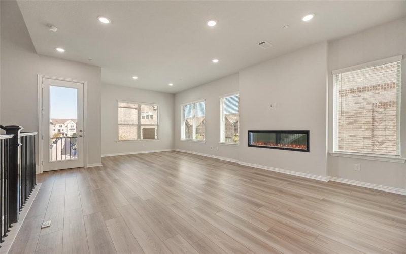 8111 Challenger Street, Frisco, TX 75034, 4 Bedrooms Bedrooms, ,5 BathroomsBathrooms,Residential,For Sale,8111 Challenger Street,0,21034978