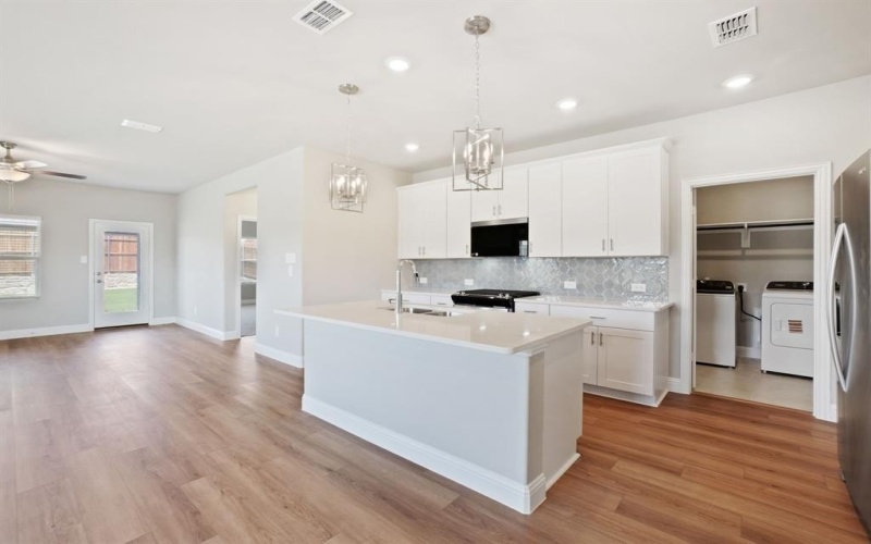 515 Blanton Street, McKinney, TX 75069, 4 Habitaciones Habitaciones , ,2 BañosBaños,Residential,En Venta,515 Blanton Street,0,21035022