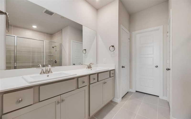 8135 Challenger Lane, Frisco, TX 75034, 4 Bedrooms Bedrooms, ,5 BathroomsBathrooms,Residential,For Sale,8135 Challenger Lane,0,21035027