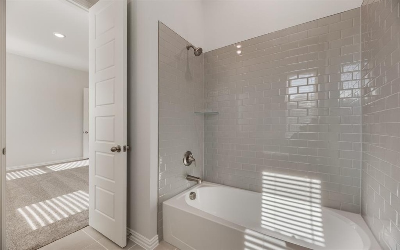 8135 Challenger Lane, Frisco, TX 75034, 4 Bedrooms Bedrooms, ,5 BathroomsBathrooms,Residential,For Sale,8135 Challenger Lane,0,21035027