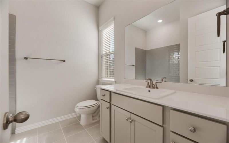 8135 Challenger Lane, Frisco, TX 75034, 4 Bedrooms Bedrooms, ,5 BathroomsBathrooms,Residential,For Sale,8135 Challenger Lane,0,21035027