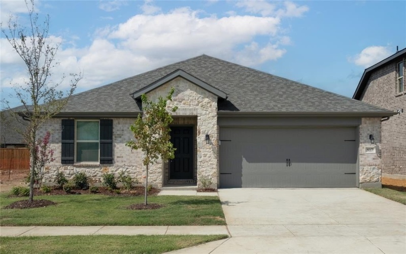 817 Birdie Drive, Little Elm, TX 75068, 5 Bedrooms Bedrooms, ,3 BathroomsBathrooms,Residential,For Sale,817 Birdie Drive,0,21035051