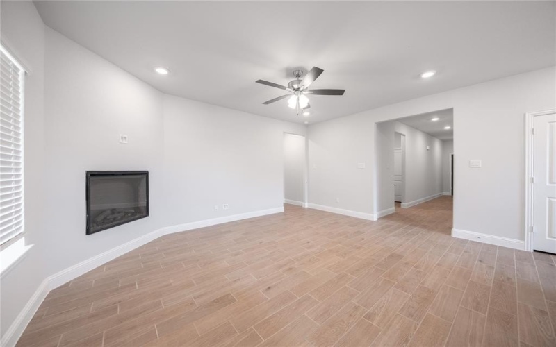 817 Birdie Drive, Little Elm, TX 75068, 5 Bedrooms Bedrooms, ,3 BathroomsBathrooms,Residential,For Sale,817 Birdie Drive,0,21035051