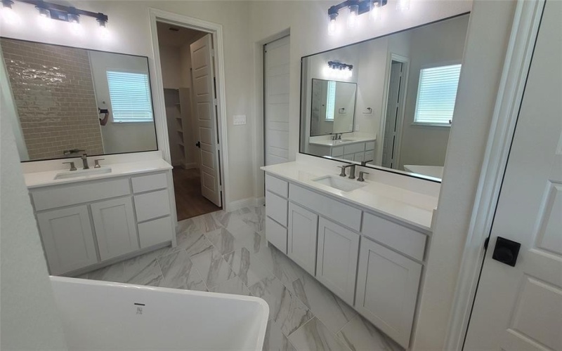 6850 Southrock Drive, Midlothian, TX 76065, 4 Habitaciones Habitaciones , ,3 BañosBaños,Residential,En Venta,6850 Southrock Drive,0,21035092