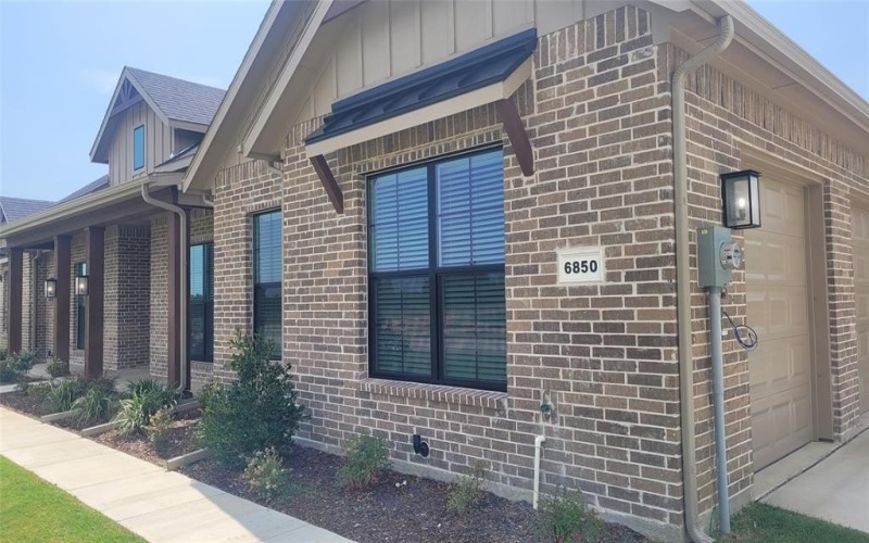 6850 Southrock Drive, Midlothian, TX 76065, 4 Habitaciones Habitaciones , ,3 BañosBaños,Residential,En Venta,6850 Southrock Drive,0,21035092