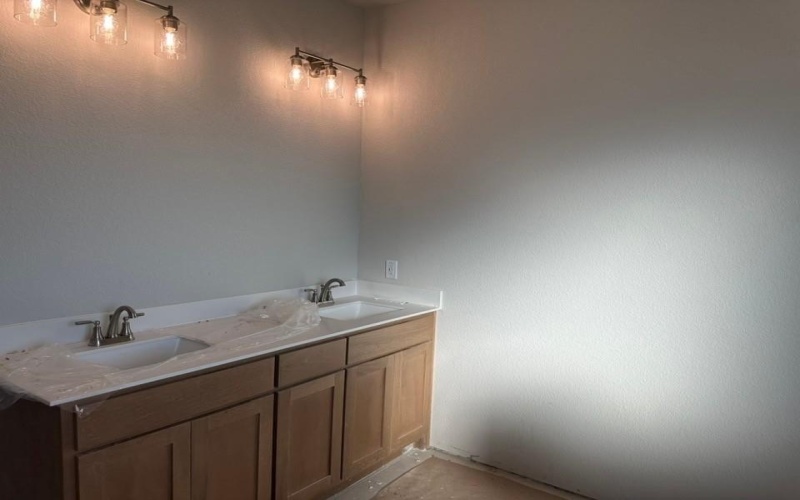 3109 White Oak Road, Oak Ridge, TX 75161, 3 Bedrooms Bedrooms, ,2 BathroomsBathrooms,Residential,For Sale,3109 White Oak Road,0,21035142