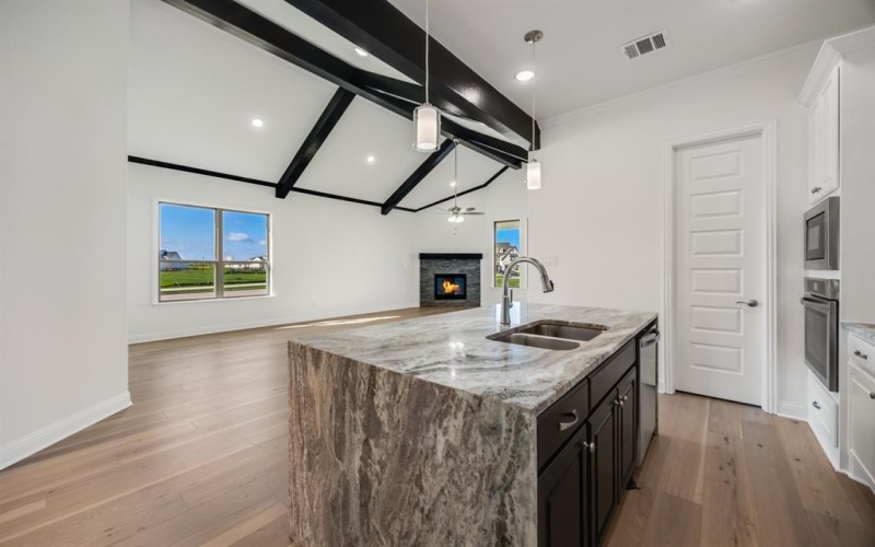 303 Big Antler Court, Heath, TX 75032, 3 Habitaciones Habitaciones , ,2 BañosBaños,Residential,En Venta,303 Big Antler Court,0,21035210