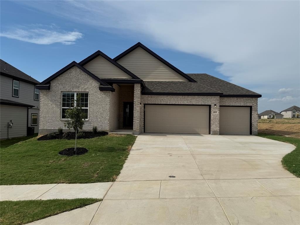 6932 Night Owl Lane, Fort Worth, TX 76036, 3 Bedrooms Bedrooms, ,2 BathroomsBathrooms,Residential,For Sale,6932 Night Owl Lane,0,21035582