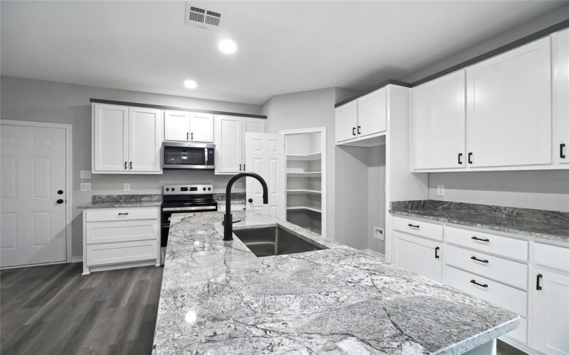 406 Abernathy Street, Hillsboro, TX 76645, 4 Bedrooms Bedrooms, ,2 BathroomsBathrooms,Residential,For Sale,406 Abernathy Street,0,21031801