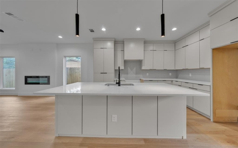 2433 Grant Street, Grand Prairie, TX 75051, 4 Habitaciones Habitaciones , ,3 BañosBaños,Residential,En Venta,2433 Grant Street,0,21032206