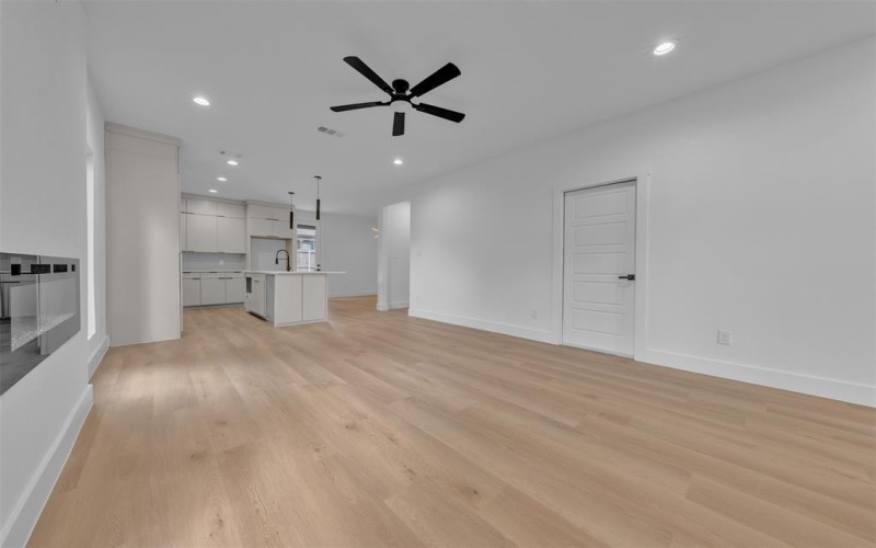 2433 Grant Street, Grand Prairie, TX 75051, 4 Habitaciones Habitaciones , ,3 BañosBaños,Residential,En Venta,2433 Grant Street,0,21032206
