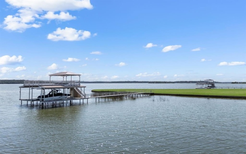 1805 Laguna Bay S, Pelican Bay, TX 76020, 4 Bedrooms Bedrooms, ,5 BathroomsBathrooms,Residential,For Sale,1805 Laguna Bay S,0,21033442