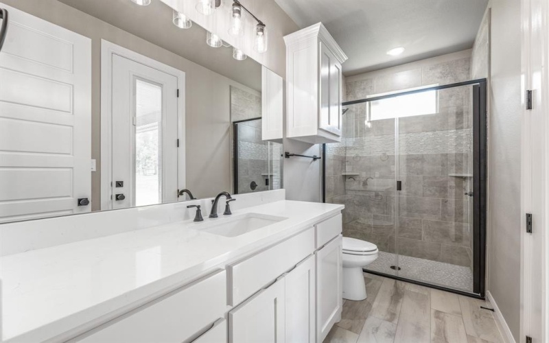 3713 Tremont Lane, Granbury, TX 76049, 4 Bedrooms Bedrooms, ,3 BathroomsBathrooms,Residential,For Sale,3713 Tremont Lane,0,21034833