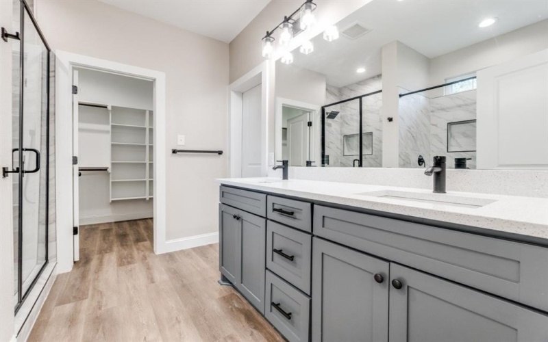 2818 Southland, Dallas, TX 75215, 4 Bedrooms Bedrooms, ,3 BathroomsBathrooms,Residential,For Sale,2818 Southland,0,21034926