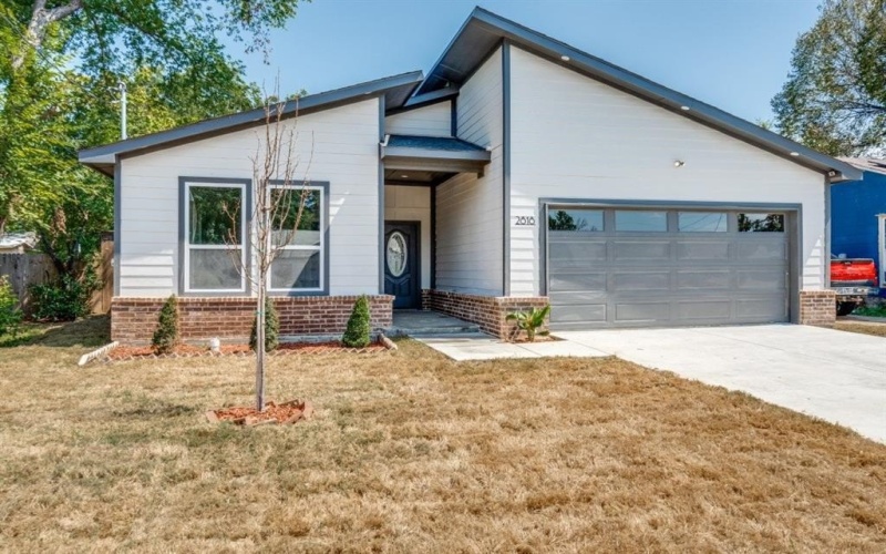 2818 Southland, Dallas, TX 75215, 4 Bedrooms Bedrooms, ,3 BathroomsBathrooms,Residential,For Sale,2818 Southland,0,21034926