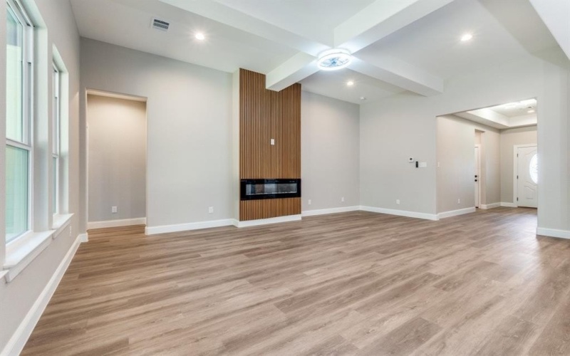 2818 Southland, Dallas, TX 75215, 4 Bedrooms Bedrooms, ,3 BathroomsBathrooms,Residential,For Sale,2818 Southland,0,21034926