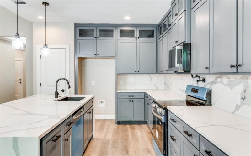 2818 Southland, Dallas, TX 75215, 4 Bedrooms Bedrooms, ,3 BathroomsBathrooms,Residential,For Sale,2818 Southland,0,21034926