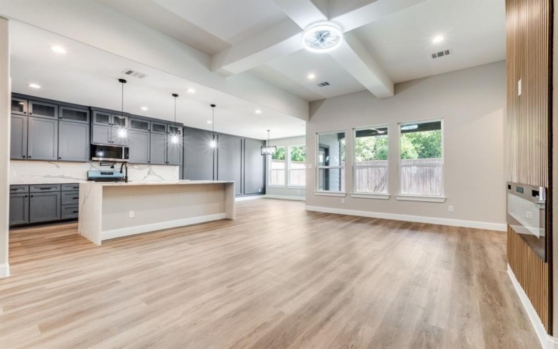 2818 Southland, Dallas, TX 75215, 4 Bedrooms Bedrooms, ,3 BathroomsBathrooms,Residential,For Sale,2818 Southland,0,21034926