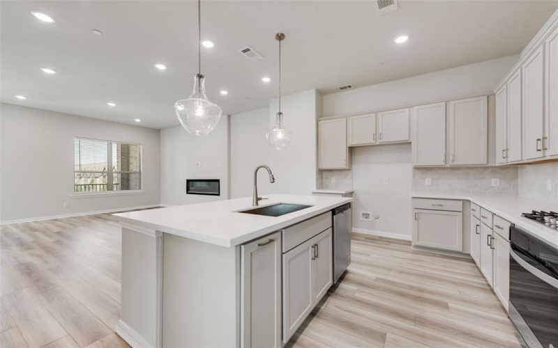 8055 Challenger Lane, Frisco, TX 75034, 3 Bedrooms Bedrooms, ,3 BathroomsBathrooms,Residential,For Sale,8055 Challenger Lane,0,21034956