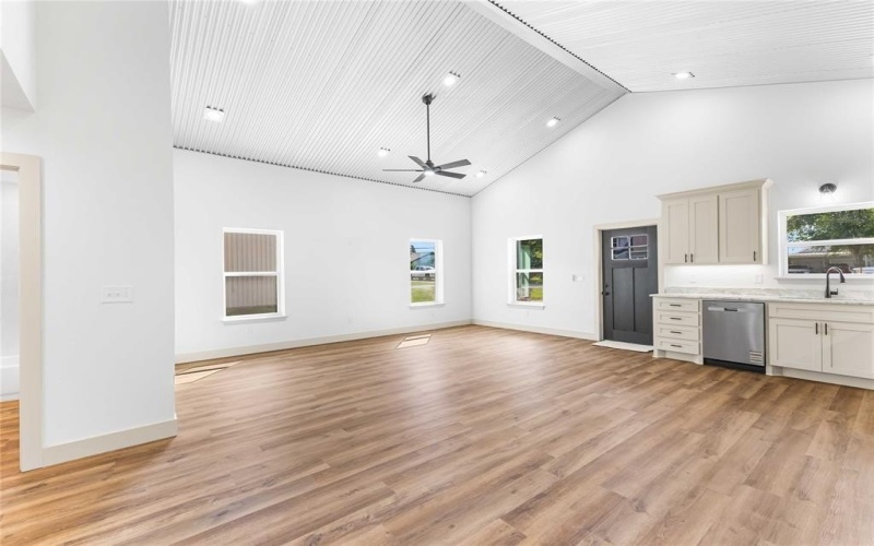 1107 E Navarro Avenue, Mart, TX 76664, 3 Habitaciones Habitaciones , ,2 BañosBaños,Residential,En Venta,1107 E Navarro Avenue,0,21035910