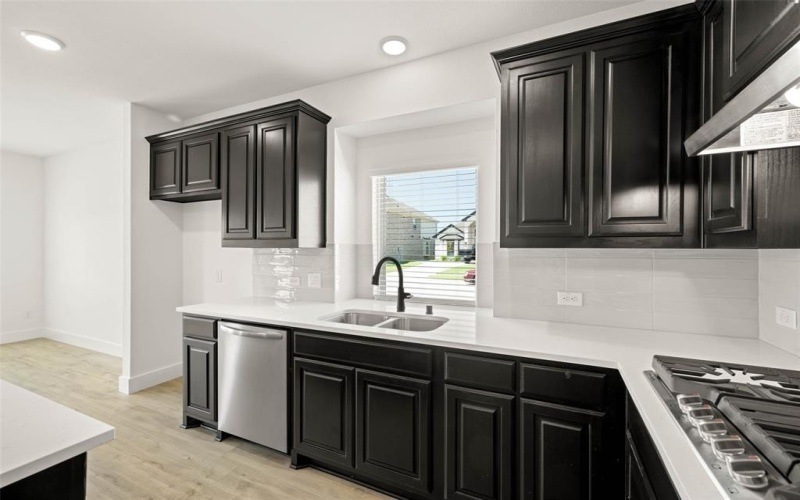 210 Tradd Street, Glenn Heights, TX 75154, 5 Habitaciones Habitaciones , ,5 BañosBaños,Residential,En Venta,210 Tradd Street,0,21035926