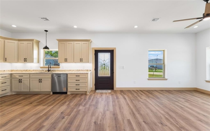 1105 E Navarro Avenue, Mart, TX 76664, 3 Bedrooms Bedrooms, ,2 BathroomsBathrooms,Residential,For Sale,1105 E Navarro Avenue,0,21035975