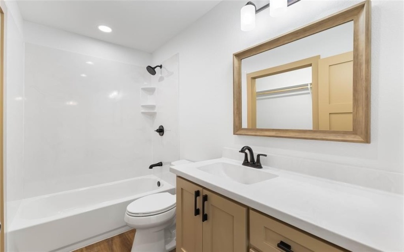 1105 E Navarro Avenue, Mart, TX 76664, 3 Bedrooms Bedrooms, ,2 BathroomsBathrooms,Residential,For Sale,1105 E Navarro Avenue,0,21035975