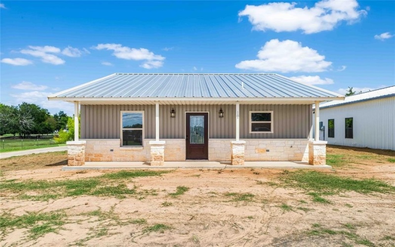 1105 E Navarro Avenue, Mart, TX 76664, 3 Bedrooms Bedrooms, ,2 BathroomsBathrooms,Residential,For Sale,1105 E Navarro Avenue,0,21035975