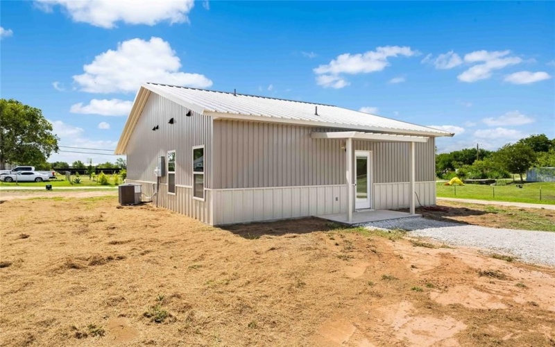 1105 E Navarro Avenue, Mart, TX 76664, 3 Bedrooms Bedrooms, ,2 BathroomsBathrooms,Residential,For Sale,1105 E Navarro Avenue,0,21035975