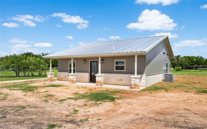 1105 E Navarro Avenue, Mart, TX 76664, 3 Bedrooms Bedrooms, ,2 BathroomsBathrooms,Residential,For Sale,1105 E Navarro Avenue,0,21035975