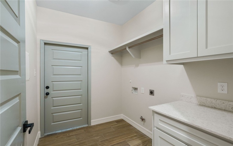 6125 Sadie Street, Corpus Christi, TX 78415, 4 Habitaciones Habitaciones , ,2 BañosBaños,Residential,En Venta,6125 Sadie Street,0,463703