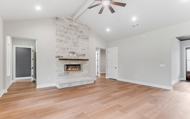 101 Hardie Drive, Marble Falls, TX 78654, 4 Habitaciones Habitaciones , ,2 BañosBaños,Residential,En Venta,101 Hardie Drive,0,174779