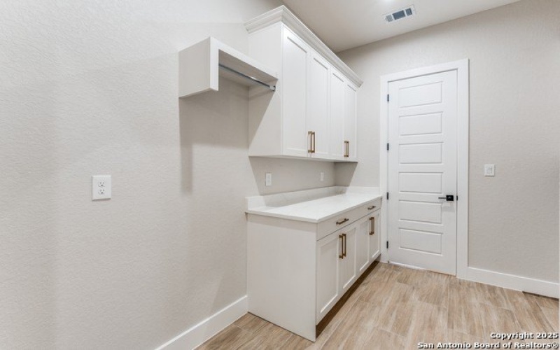 113 Pioneer Trail, Adkins, TX 78101, 5 Bedrooms Bedrooms, ,3 BathroomsBathrooms,Residential,For Sale,113 Pioneer Trail,0,1878480