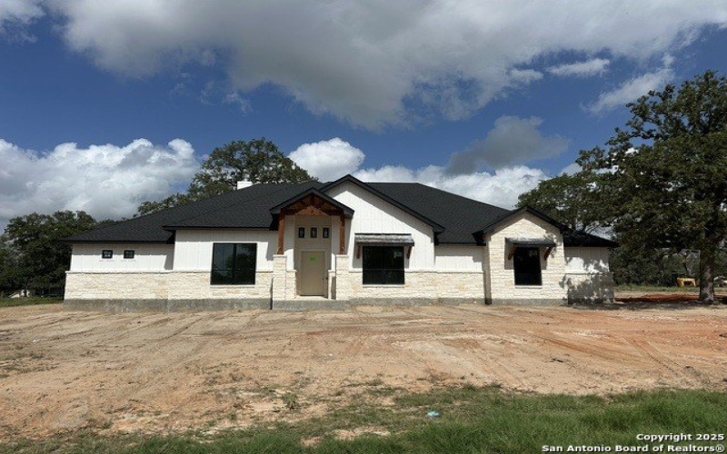 113 Pioneer Trail, Adkins, TX 78101, 5 Bedrooms Bedrooms, ,3 BathroomsBathrooms,Residential,For Sale,113 Pioneer Trail,0,1878480
