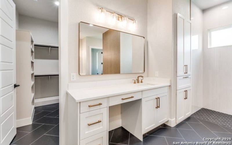 113 Pioneer Trail, Adkins, TX 78101, 5 Bedrooms Bedrooms, ,3 BathroomsBathrooms,Residential,For Sale,113 Pioneer Trail,0,1878480