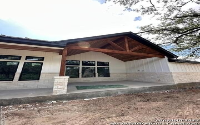 113 Pioneer Trail, Adkins, TX 78101, 5 Bedrooms Bedrooms, ,3 BathroomsBathrooms,Residential,For Sale,113 Pioneer Trail,0,1878480