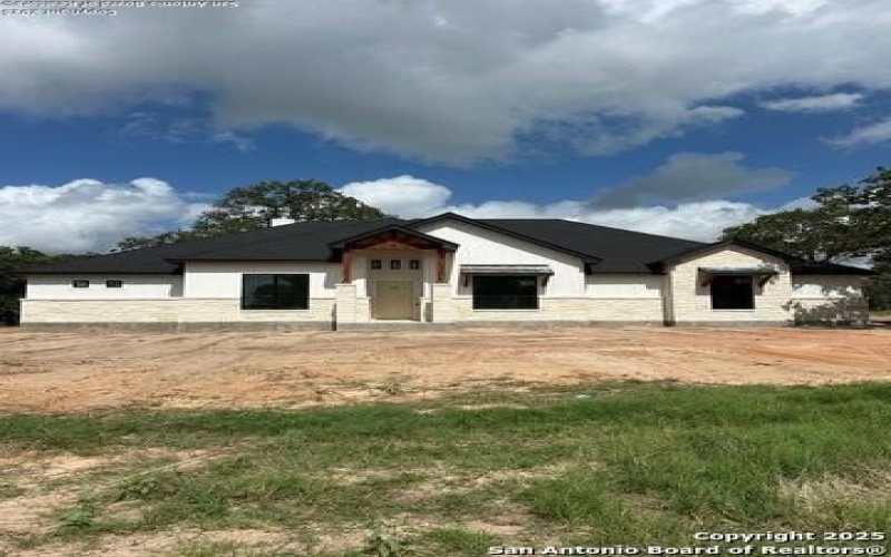 113 Pioneer Trail, Adkins, TX 78101, 5 Bedrooms Bedrooms, ,3 BathroomsBathrooms,Residential,For Sale,113 Pioneer Trail,0,1878480
