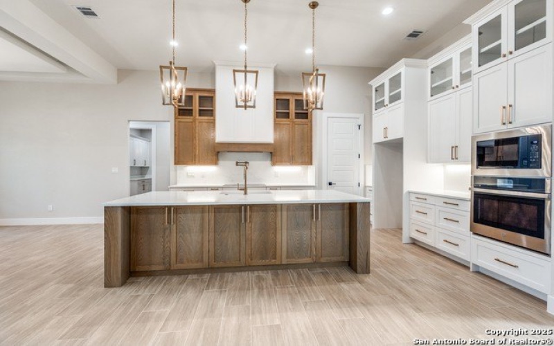 113 Pioneer Trail, Adkins, TX 78101, 5 Bedrooms Bedrooms, ,3 BathroomsBathrooms,Residential,For Sale,113 Pioneer Trail,0,1878480