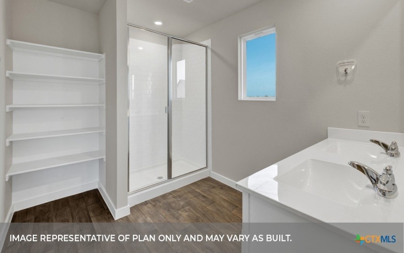 204 LAS LOMAS Drive, San Marcos, TX 78666, 4 Habitaciones Habitaciones , ,2 BañosBaños,Residential,En Venta,204 LAS LOMAS Drive,0,590245
