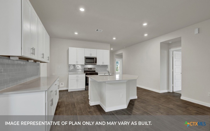 204 LAS LOMAS Drive, San Marcos, TX 78666, 4 Habitaciones Habitaciones , ,2 BañosBaños,Residential,En Venta,204 LAS LOMAS Drive,0,590245