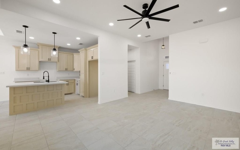 428 N LEON AVE, ELSA, TX 78543, 3 Bedrooms Bedrooms, ,2 BathroomsBathrooms,Residential,For Sale,428 N LEON AVE,0,29767762