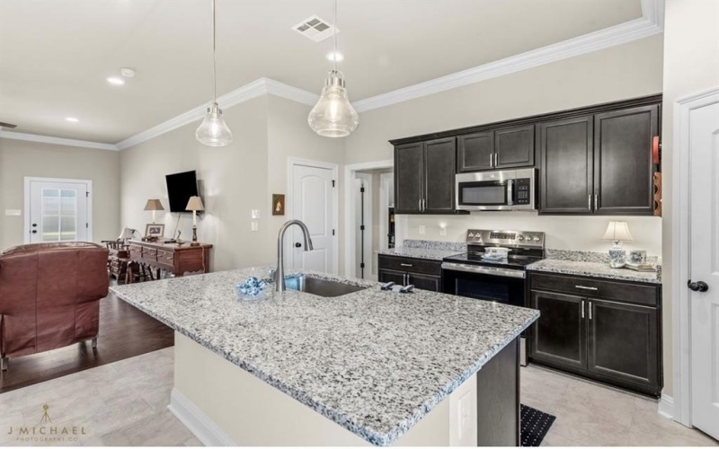 350 Hendry Drive, Bossier City, LA 71111, 3 Bedrooms Bedrooms, ,2 BathroomsBathrooms,Residential,For Sale,350 Hendry Drive,0,21021926