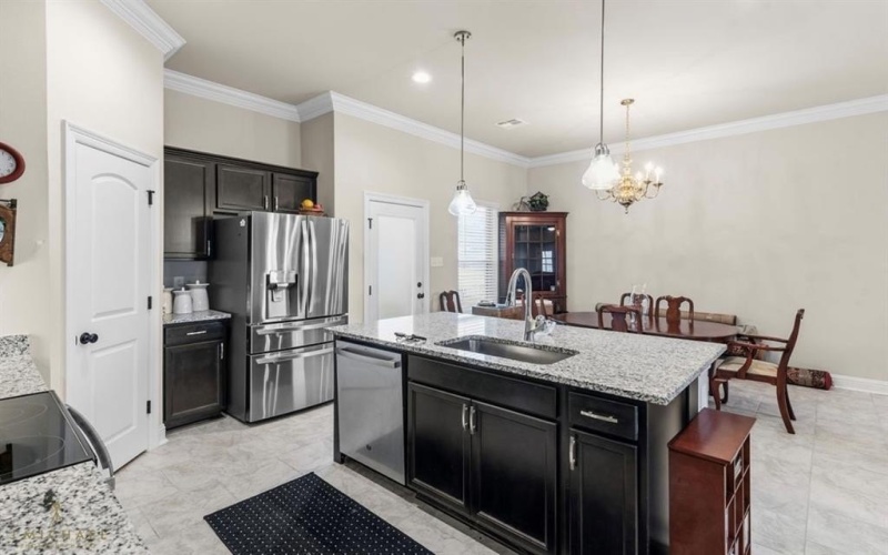 350 Hendry Drive, Bossier City, LA 71111, 3 Bedrooms Bedrooms, ,2 BathroomsBathrooms,Residential,For Sale,350 Hendry Drive,0,21021926