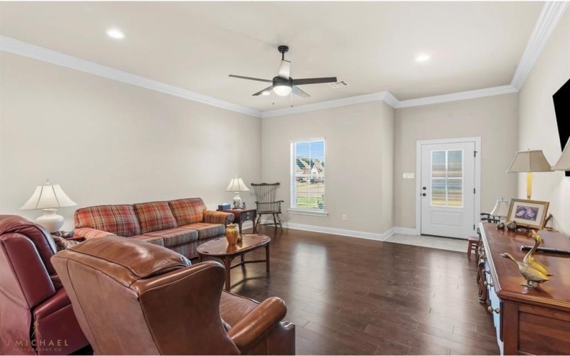 350 Hendry Drive, Bossier City, LA 71111, 3 Bedrooms Bedrooms, ,2 BathroomsBathrooms,Residential,For Sale,350 Hendry Drive,0,21021926